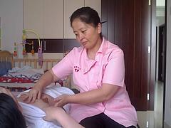 昆明育嬰師咨詢指南 為何說(shuō)珍妮天空家政是靠譜的月子護(hù)理中心