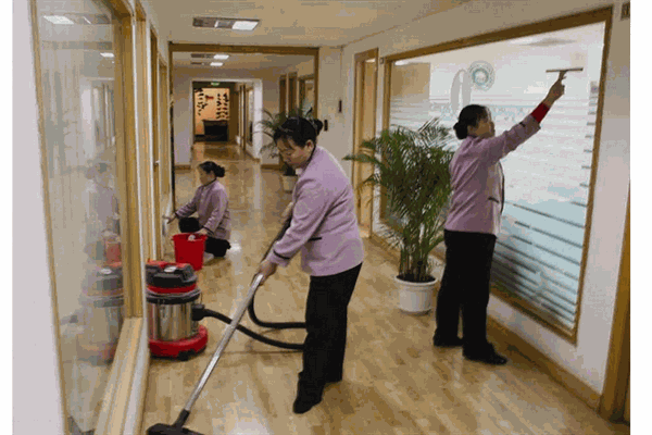 萬(wàn)家家政 專(zhuān)業(yè)服務(wù)，讓家更溫暖